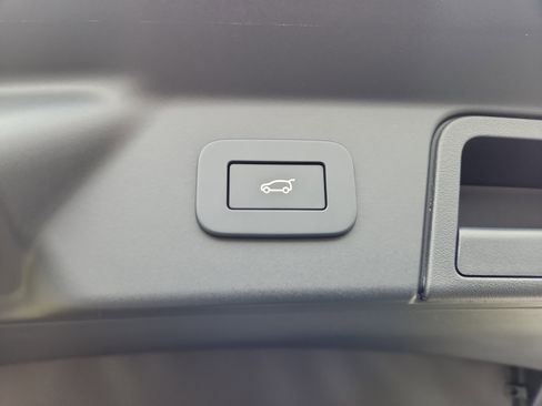 Used 2026 Land Rover Range Rover Velar S image 14