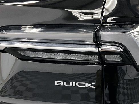 Used 2025 Buick Enclave Avenir w/ Trailering Package, 5000 lbs. AWD/4WD image 35
