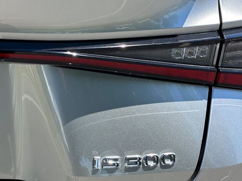 Used 2021 Lexus IS 300 RWD image 36