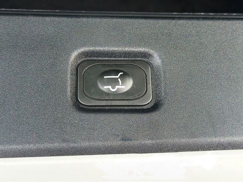 Used 2025 Ford Expedition Active image 14