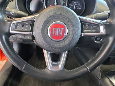 Used 2017 FIAT 124 Spider Classica RWD image 23