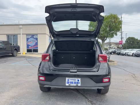 Used 2020 Hyundai Venue SEL w/ Convenience + Premium Package FWD image 16