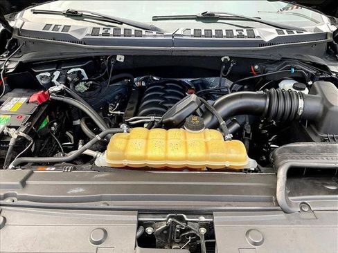 Used 2019 Ford F150 XLT w/ Equipment Group 302A Luxury AWD/4WD image 11