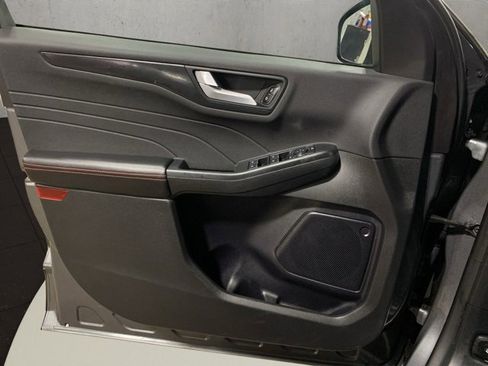 Used 2023 Ford Explorer Limited w/ Equipment Group 301A image 19