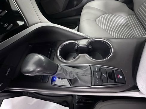 Used 2023 Toyota Camry SE image 29