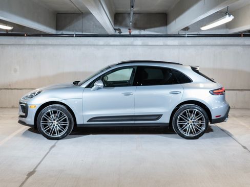 Certified 2026 Porsche Macan AWD/4WD image 2
