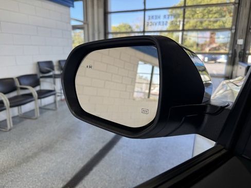 Used 2025 GMC Acadia Elevation image 26