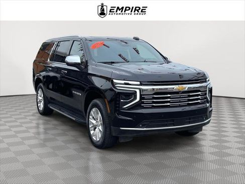 Used 2025 Chevrolet Suburban Premier image 1