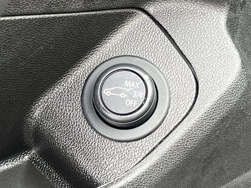 Used 2023 GMC Terrain SLE w/ Driver Convenience Package FWD image 19