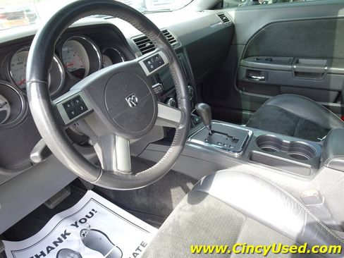 Used 2009 Dodge Challenger SRT8 w/ SRT Option Group II RWD image 10