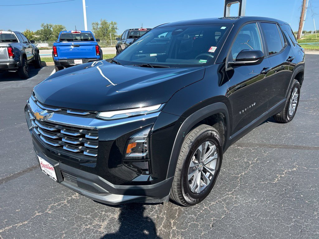Used 2026 Chevrolet Equinox LT AWD/4WD image 9
