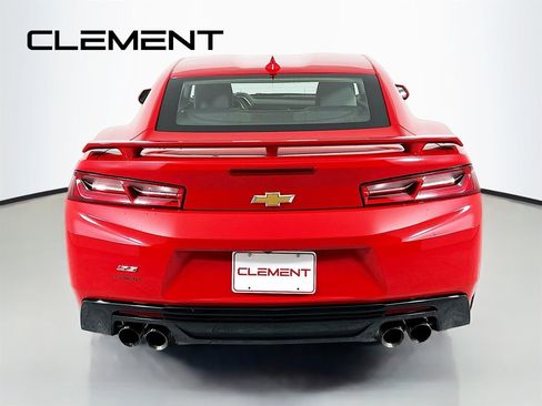 Used 2018 Chevrolet Camaro SS RWD image 8