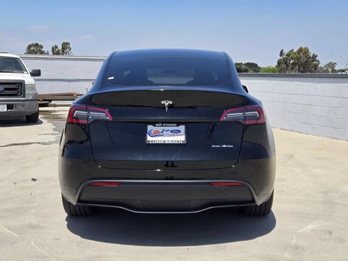 Used 2023 Tesla Model Y AWD image 5