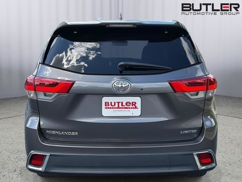 Used 2018 Toyota Highlander Limited FWD image 5