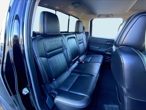 Used 2024 Nissan Frontier SL w/ Technology Package image 17