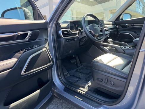 Used 2025 Kia Telluride S FWD image 15