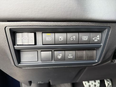 New 2026 Toyota Tundra Platinum w/ TRD Off-Road Package image 18