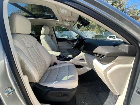 Used 2023 Buick Envision Avenir image 23