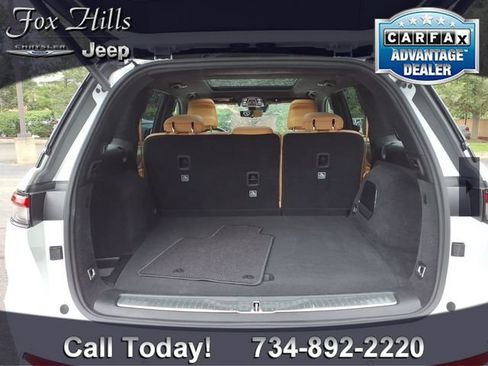 Used 2024 Jeep Grand Cherokee Summit AWD/4WD image 10