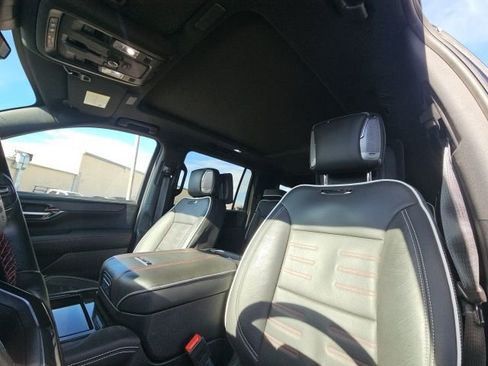 Used 2025 GMC Yukon XL AT4 Ultimate image 5