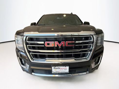 Certified 2022 GMC Yukon XL SLT w/ SLT Premium Package AWD/4WD image 2