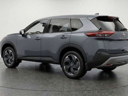 Used 2025 Nissan Rogue SV image 6