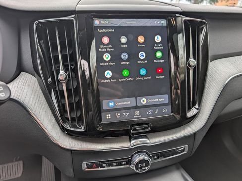 Used 2025 Volvo XC60 B5 Plus image 20