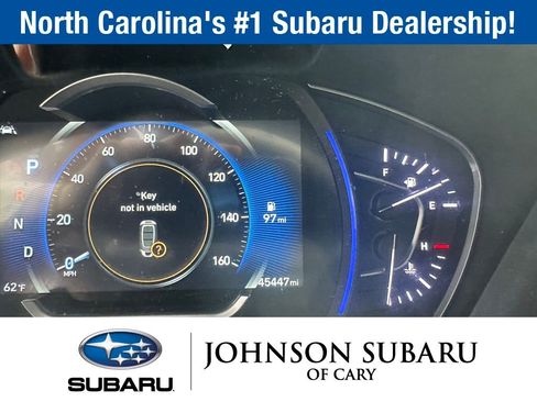 Used 2020 Hyundai Santa Fe SEL w/ Convenience + Premium Package FWD image 9