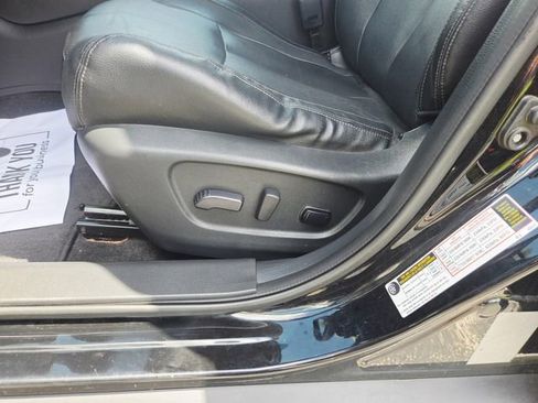 Used 2017 Nissan Rogue SL w/ SL Premium Package image 39