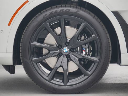 Used 2026 BMW X7 M60i image 5