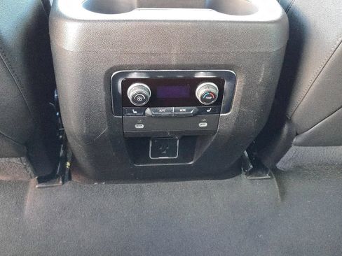 Used 2024 Chevrolet Suburban Premier AWD/4WD image 9