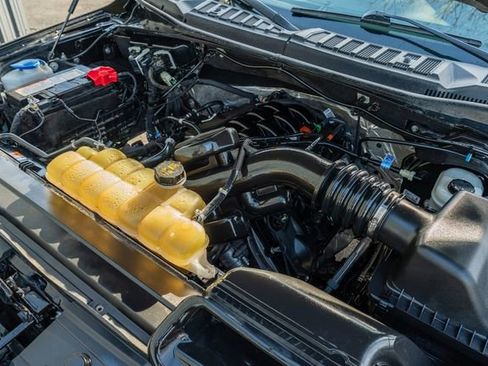 Used 2019 Ford F150 XLT w/ Equipment Group 302A Luxury image 15