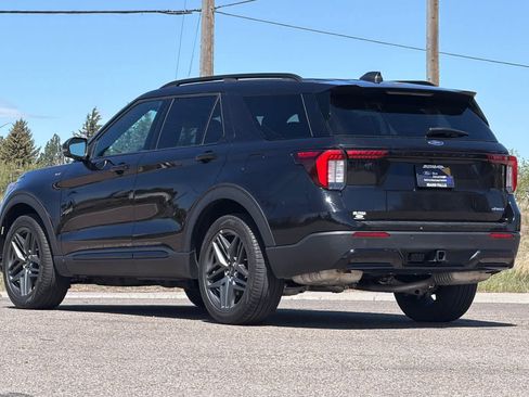 Used 2025 Ford Explorer ST-Line w/ ST-Line Street Pack AWD/4WD image 6