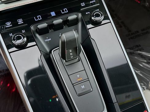 Certified 2025 Porsche 911 Turbo S AWD/4WD image 18