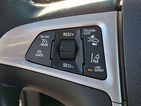 Used 2017 Chevrolet Equinox Premier w/ Enhanced Convenience Package image 16