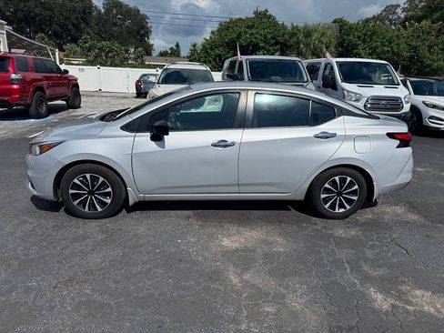 Used 2020 Nissan Versa S FWD image 5