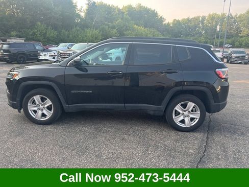 Used 2022 Jeep Compass Latitude w/ Convenience Group AWD/4WD image 1