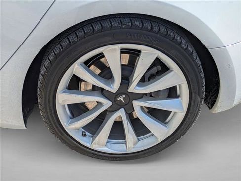 Used 2020 Tesla Model 3 Standard Range Plus image 8