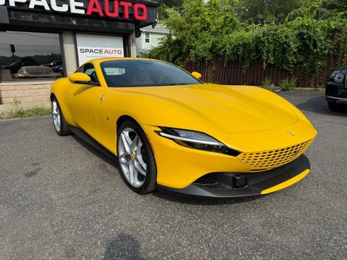Used 2022 Ferrari Roma image 3