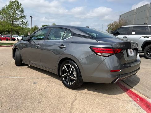 Used 2025 Nissan Sentra SV image 8