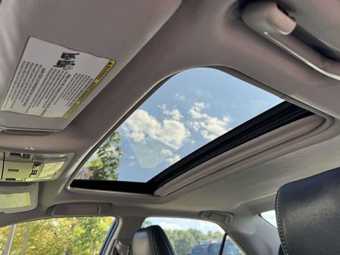 Used 2014 Toyota Camry SE w/ Moonroof Package FWD image 20