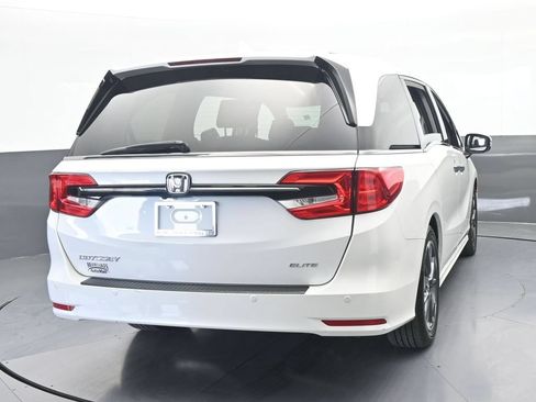 Used 2022 Honda Odyssey Elite image 5