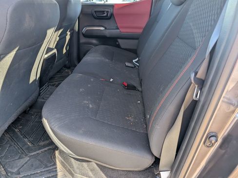 Used 2021 Toyota Tacoma 4x4 Double Cab image 7