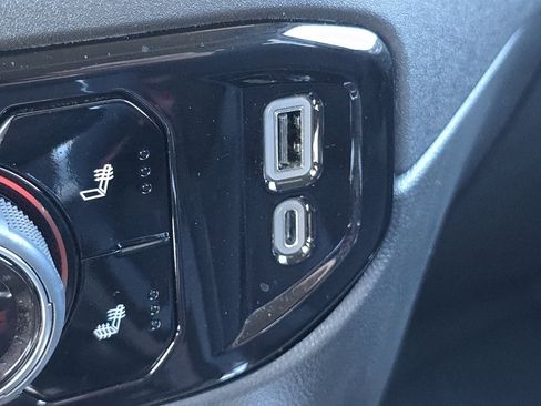 Used 2022 Chevrolet Silverado 1500 LT Trail Boss image 14