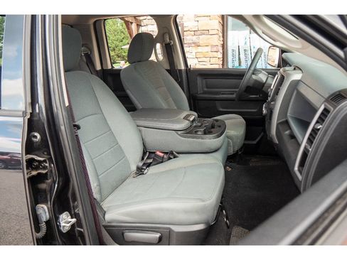Used 2018 RAM 1500 Express w/ Express Value Package AWD/4WD image 16