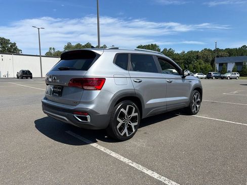 Used 2023 Volkswagen Taos SEL AWD/4WD image 5