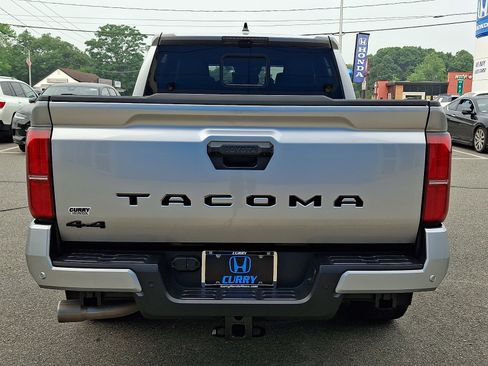 Used 2024 Toyota Tacoma TRD Sport w/ TRD Sport Premium Package AWD/4WD image 5