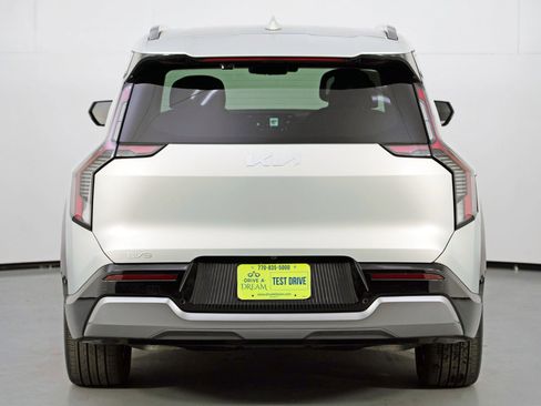 Used 2024 Kia EV9 Land image 52