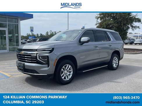 Used 2025 Chevrolet Tahoe LT AWD/4WD image 3