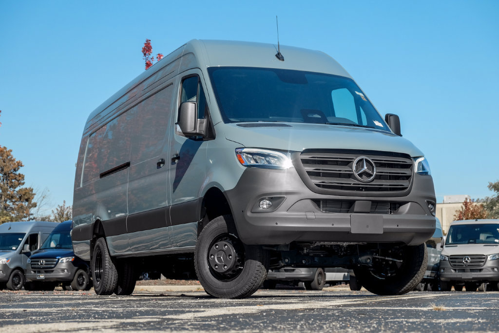 New 2027 Mercedes-Benz Sprinter 3500 image 1